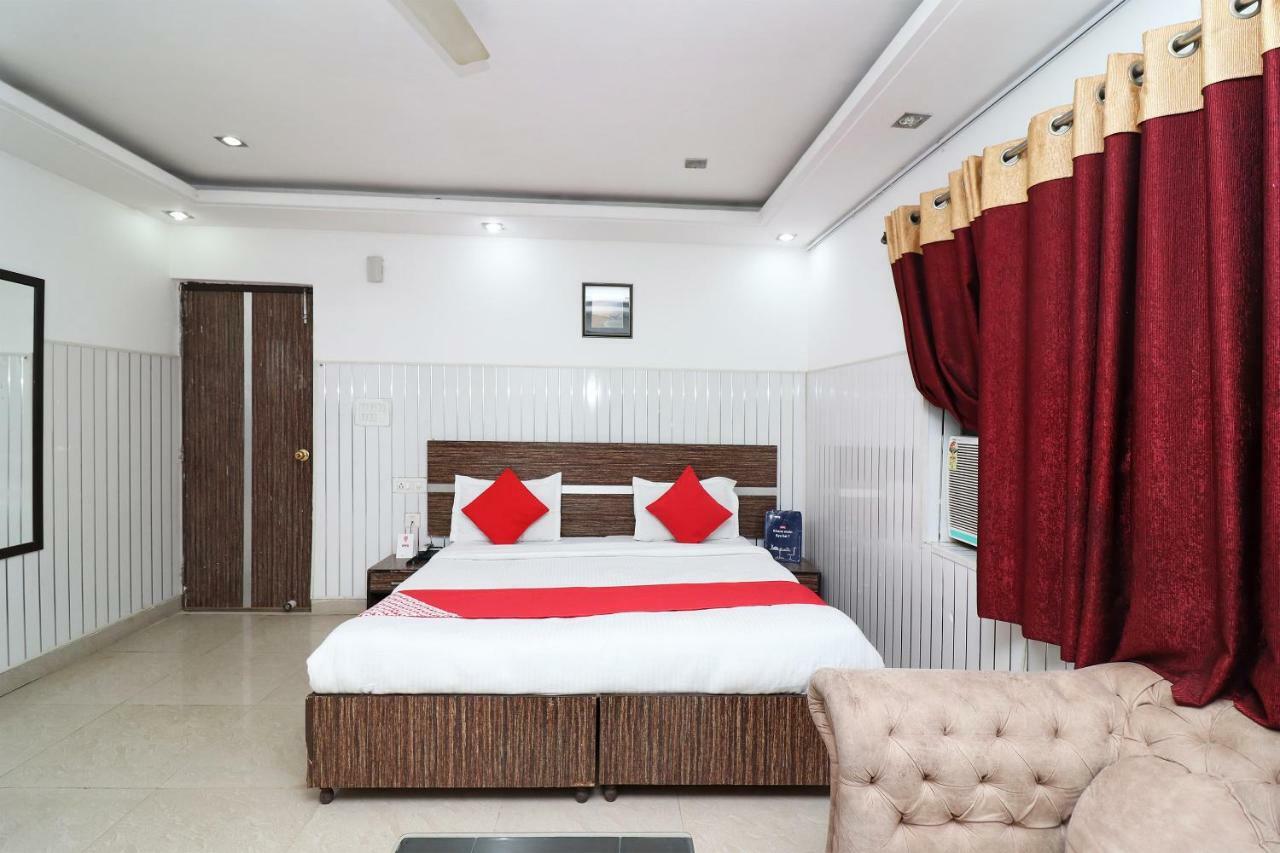 Oyo 10257 Hotel Lotus Park グルガウン エクステリア 写真